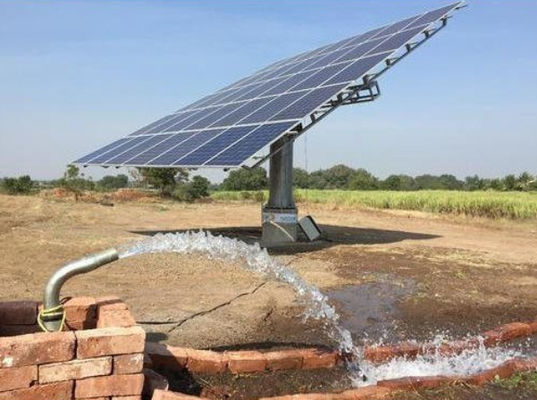 Zrównoważony rolniczy system pompowania wody TUV Solar do nawadniania